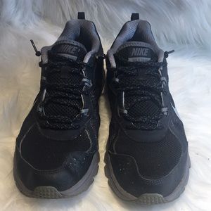 Men’s athletic shoes